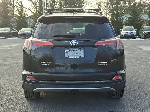 Certified 2017 Toyota RAV4 Limited image 5