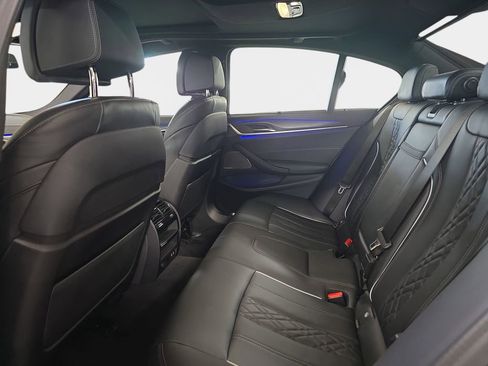 Used 2021 BMW M550i xDrive w/ Executive Package image 12