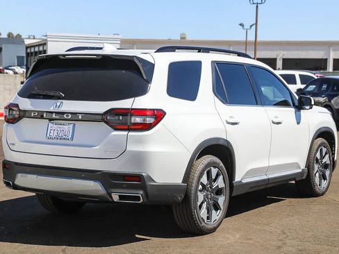 Used 2026 Honda Pilot Elite image 4