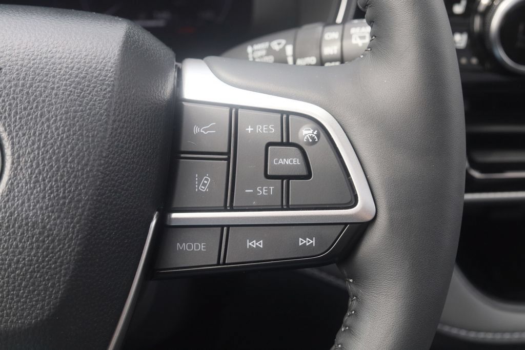 Used 2026 Toyota Highlander Platinum AWD/4WD image 22