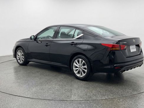 Used 2025 Nissan Altima 2.5 SV FWD image 6