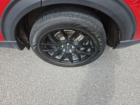 Used 2020 Ford Explorer XLT w/ Equipment Group 202A image 12