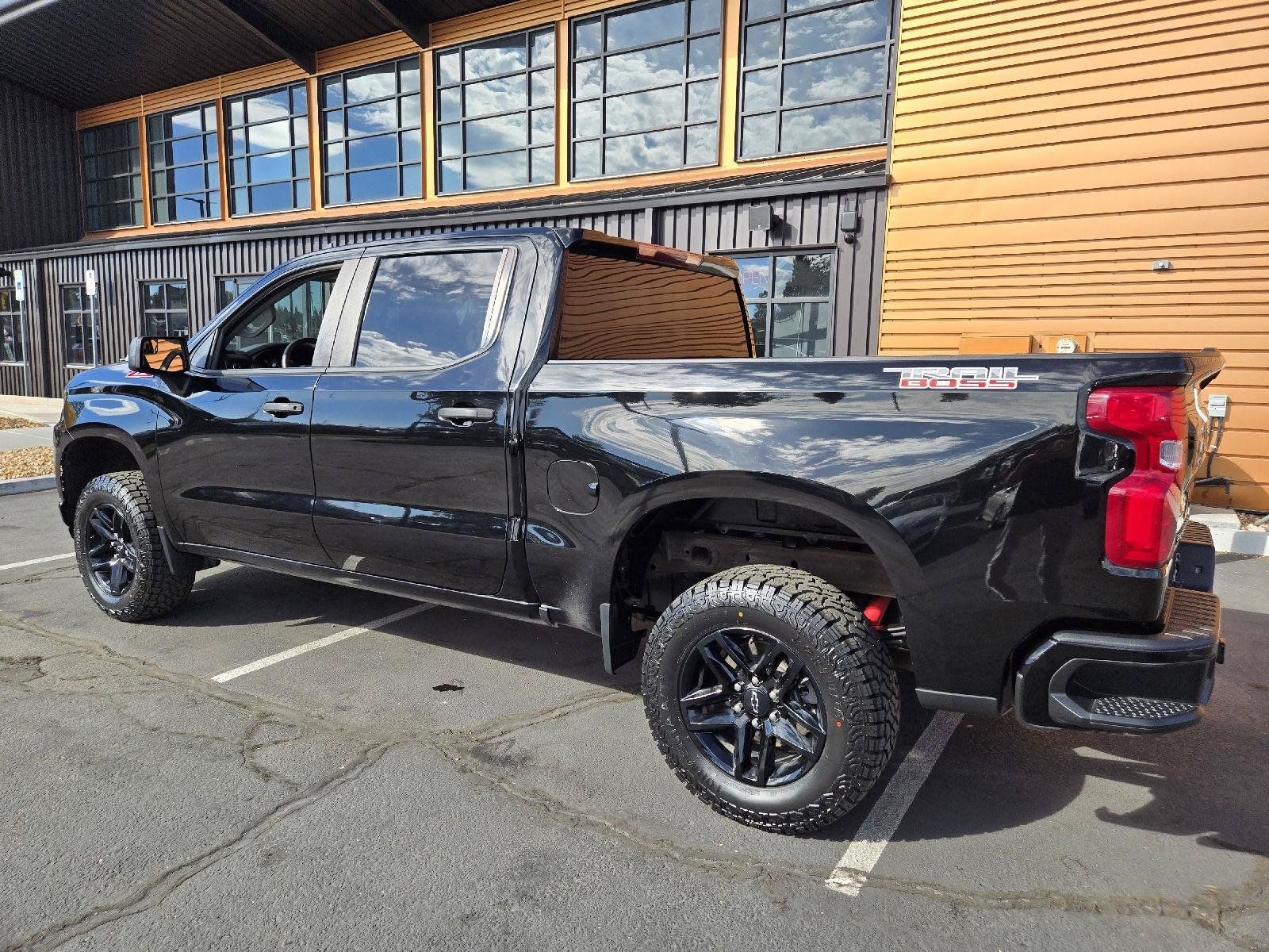 Used 2021 Chevrolet Silverado 1500 Custom Trail Boss w/ LPO, Dark Essentials Package AWD/4WD image 3