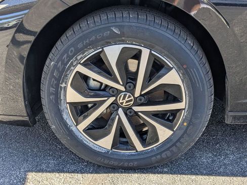 Used 2025 Volkswagen Jetta S image 30