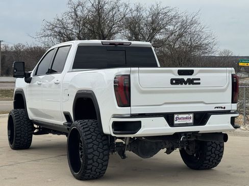 Used 2024 GMC Sierra 2500 AT4 w/ AT4 Preferred Package AWD/4WD image 4