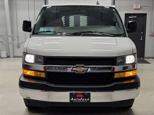 Used 2025 Chevrolet Express 2500 w/ Driver Convenience Package RWD image 2