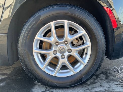 Used 2023 Chrysler Pacifica Touring-L image 29