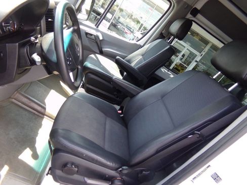 Used 2014 Mercedes-Benz Sprinter 2500 image 15