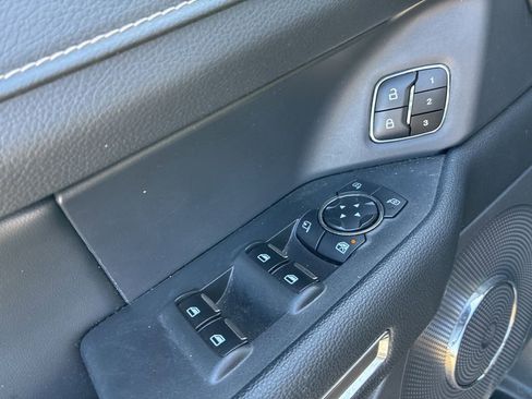 Used 2023 Ford Expedition XLT image 24