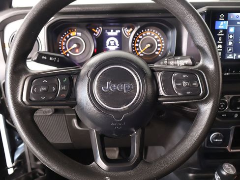 Used 2024 Jeep Wrangler Unlimited Sport AWD/4WD image 3