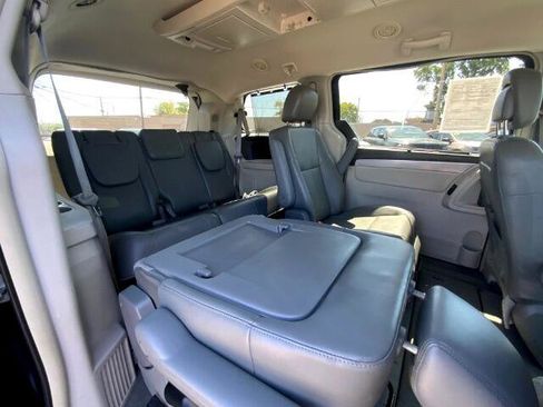 Used 2013 Volkswagen Routan SE image 20