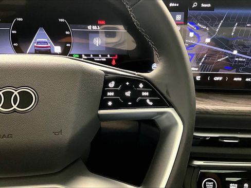 Certified 2025 Audi Q5 Prestige image 24