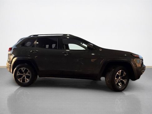 Used 2014 Jeep Cherokee Trailhawk w/ Leather Interior Group AWD/4WD image 2
