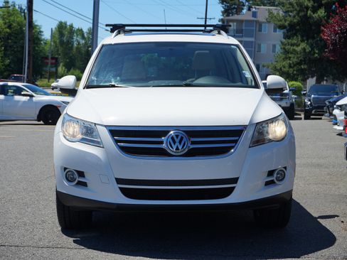 Used 2011 Volkswagen Tiguan S AWD/4WD image 9