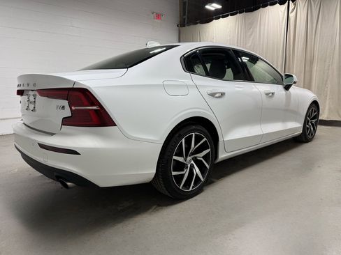 Used 2020 Volvo S60 T6 Momentum image 4