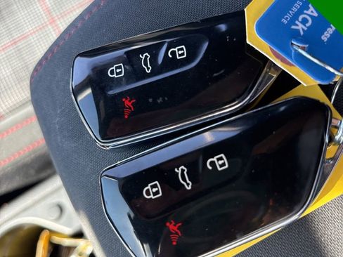 Used 2022 Volkswagen GTI S image 24