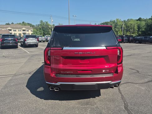 New 2026 GMC Yukon Denali w/ Denali Reserve Package AWD/4WD image 4