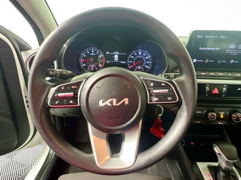 Used 2023 Kia Forte LXS image 17