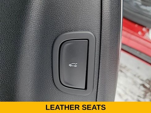 Used 2025 Buick Enclave Avenir w/ Super Cruise Package image 21