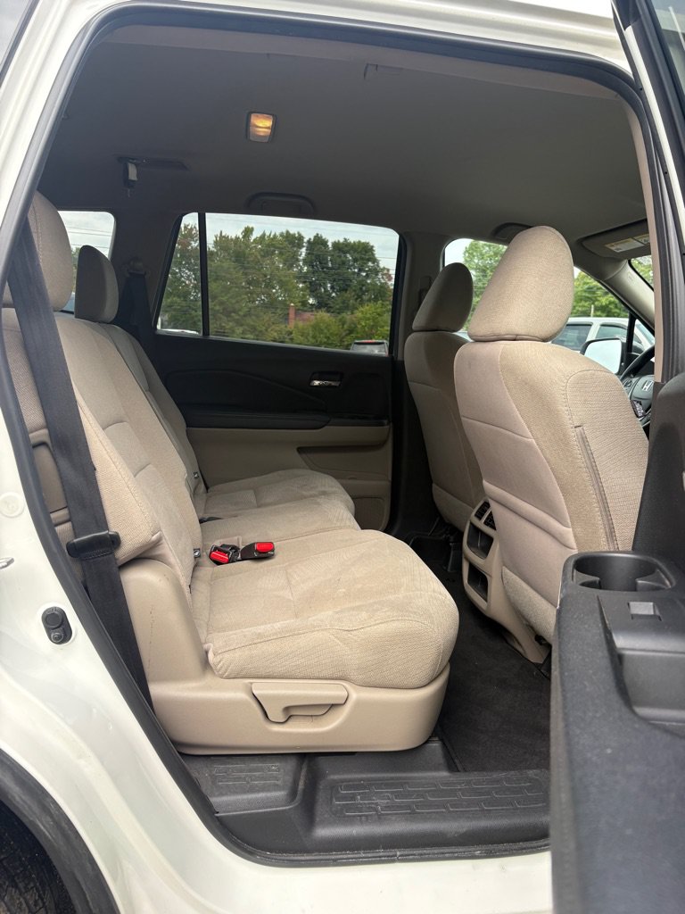 Used 2017 Honda Pilot LX image 12