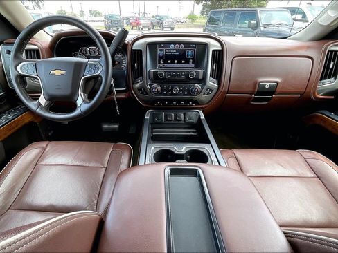 Used 2015 Chevrolet Silverado 1500 High Country w/ High Country Premium Package AWD/4WD image 7