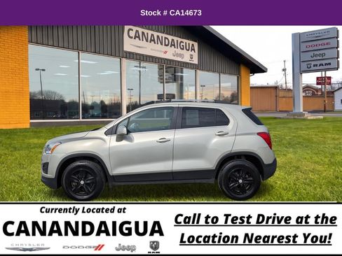 Used 2016 Chevrolet Trax LT w/ LT Convenience Package AWD/4WD image 4