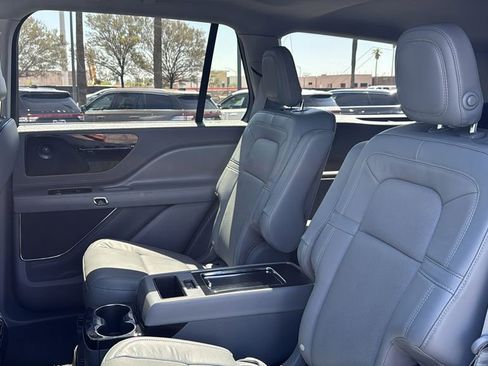 Used 2020 Lincoln Aviator Reserve w/ Equipment Group 201A AWD/4WD image 23