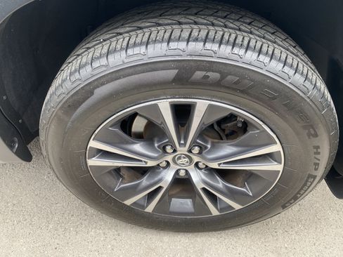 Used 2018 Toyota Highlander Plus FWD image 9
