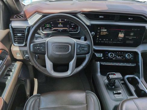 Used 2023 GMC Sierra 1500 Denali w/ Denali Reserve Package AWD/4WD image 16