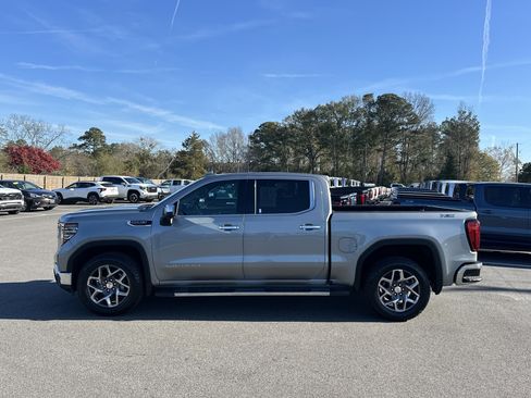 Used 2023 GMC Sierra 1500 SLT w/ SLT Premium Package image 9