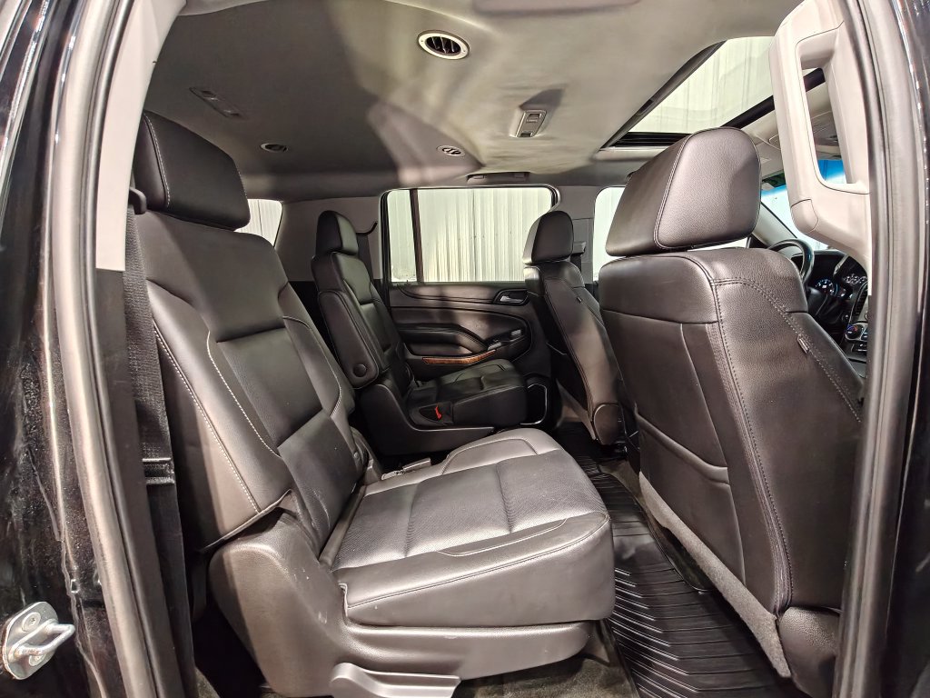Used 2018 Chevrolet Suburban Premier w/ RST Edition AWD/4WD image 27