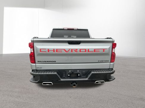Used 2024 Chevrolet Silverado 1500 Custom Trail Boss w/ LPO, Dark Essentials Package AWD/4WD image 4