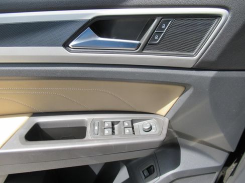 Used 2022 Volkswagen Atlas Cross Sport SE FWD image 20