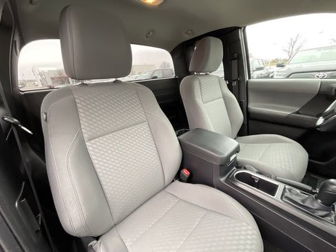 Used 2022 Toyota Tacoma SR image 18