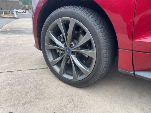 Used 2018 Ford Edge Sport image 4