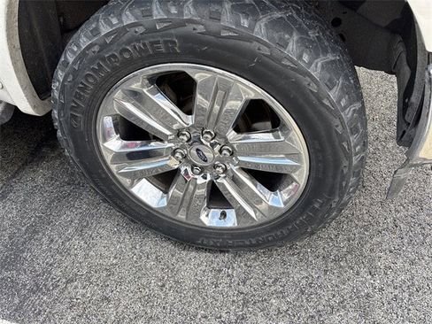 Used 2019 Ford F150 Lariat w/ Equipment Group 502A Luxury image 8