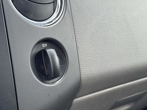 Used 2005 Ford F150 XLT image 24