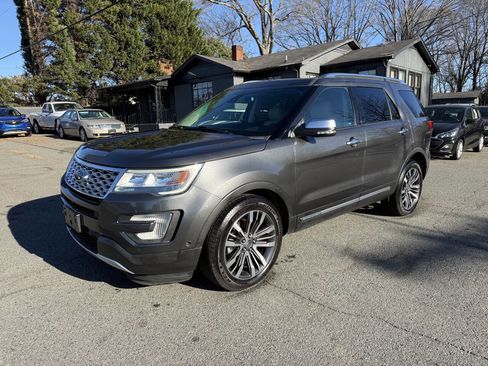 Used 2016 Ford Explorer Platinum image 2