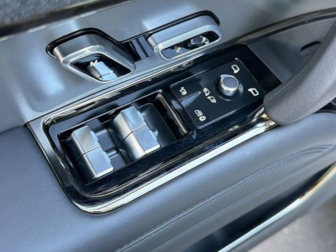 Used 2024 Land Rover Range Rover Sport SE AWD/4WD image 21