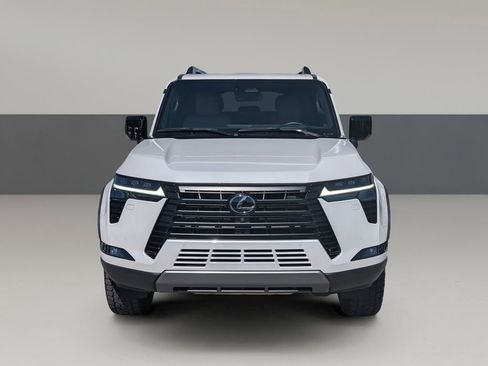Used 2024 Lexus GX 550 image 5