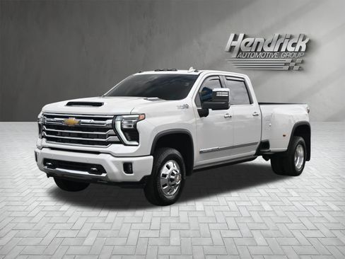 Used 2025 Chevrolet Silverado 3500 High Country w/ High Country Premium Package AWD/4WD image 5