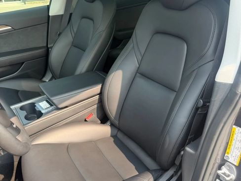 Used 2023 Tesla Model 3 Standard Range RWD image 6