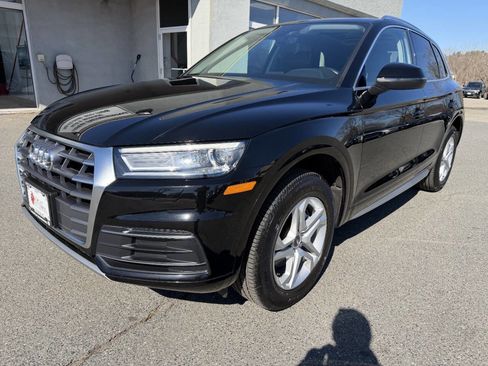 Used 2019 Audi Q5 2.0T Premium w/ Convenience Package image 3