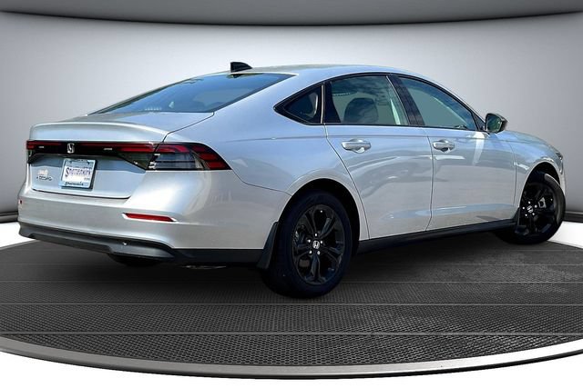 Used 2025 Honda Accord SE image 5