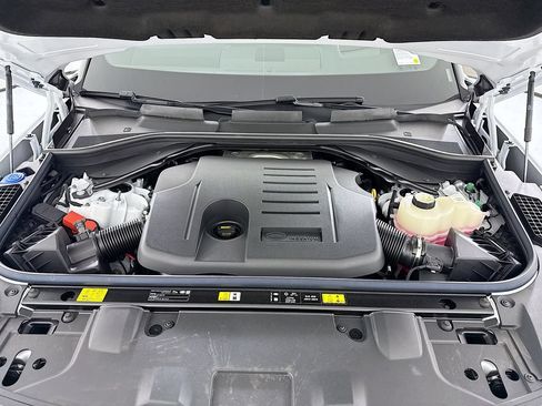 New 2026 Land Rover Range Rover Long Wheelbase SE AWD/4WD image 30