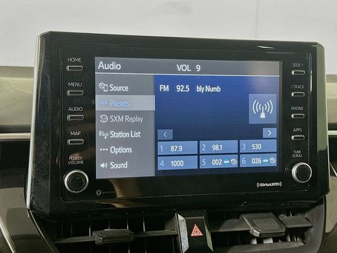 Used 2021 Toyota Corolla LE w/ Carpet Mat Package (TMS) image 21