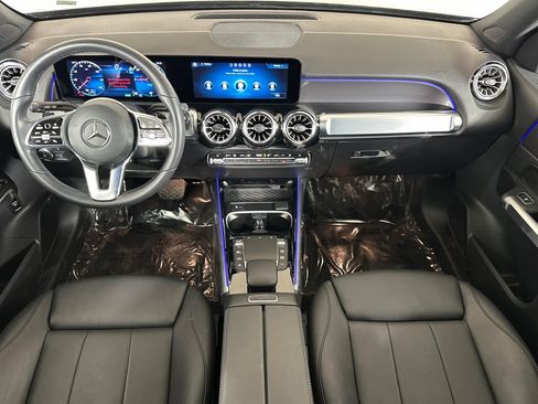 Used 2023 Mercedes-Benz EQB 300 4MATIC w/ Exclusive Package image 12