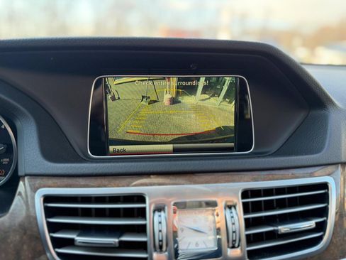 Used 2014 Mercedes-Benz E 350 4dr Sdn E350 Luxury 4MATIC image 32