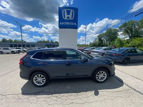 Used 2025 Honda CR-V EX image 1