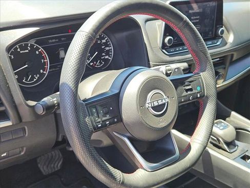 Used 2024 Nissan Rogue SV AWD/4WD image 7